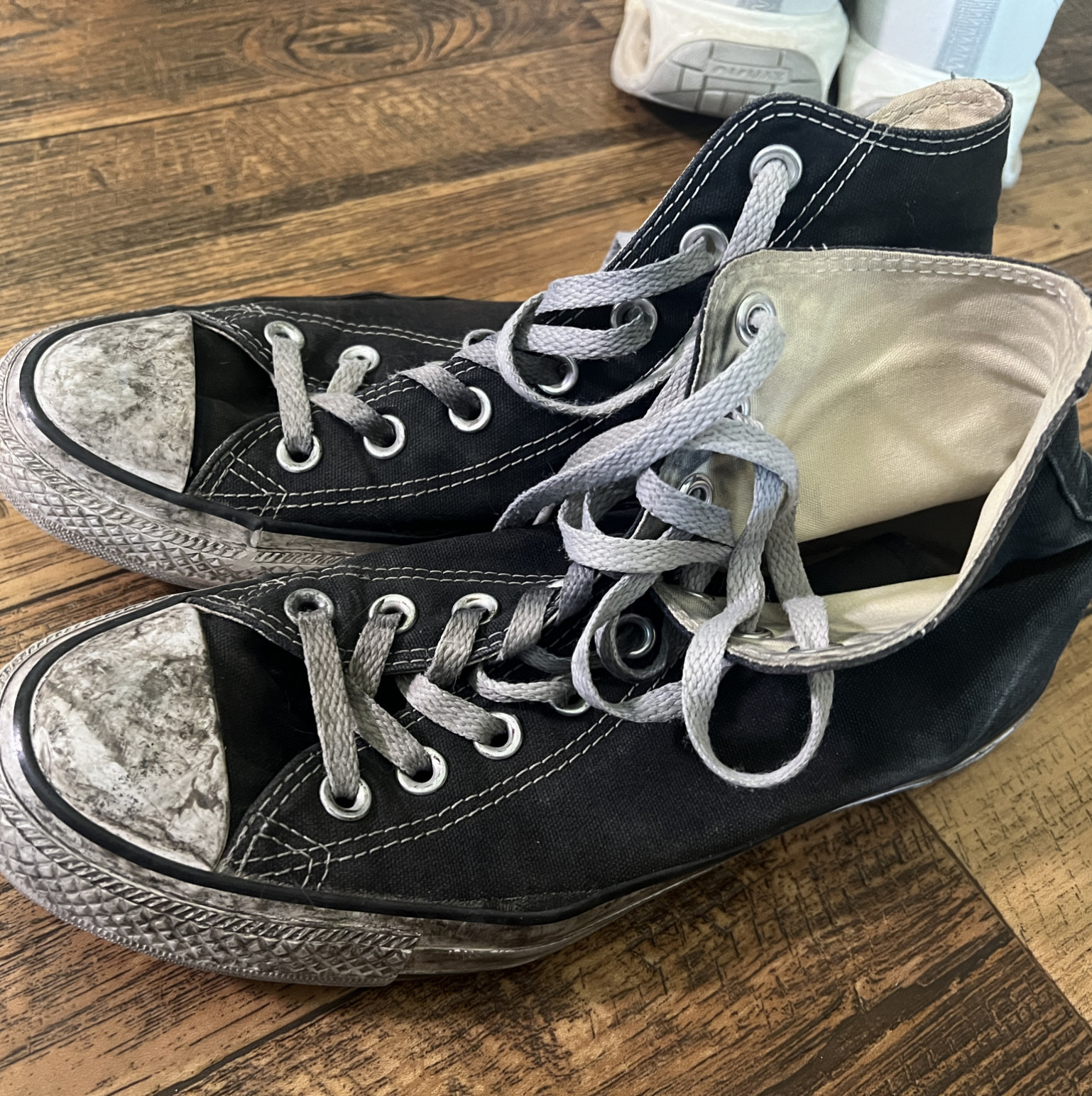 High Top Converse sneakers